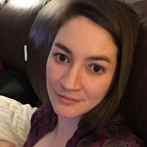 Meet your Posher, Alix - Picture 3 of 4